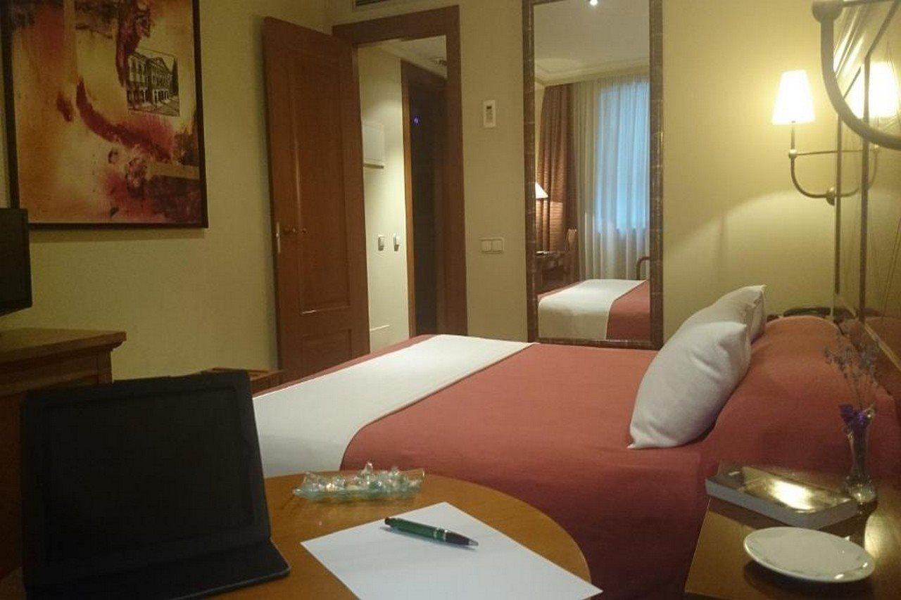 Hotel Pamplona Villava Exterior photo